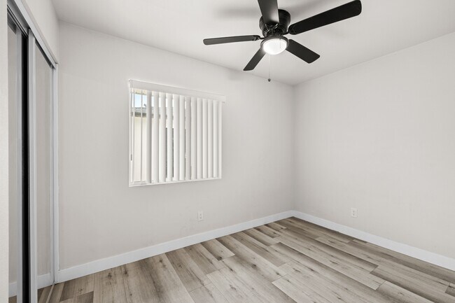 Building Photo - 5528 Dorothy Dr