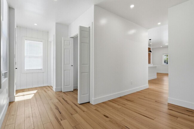 Building Photo - Brand New Renovation - Sharpsburg