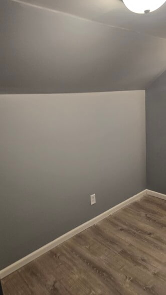 Building Photo - 1550 Richard Gordon Hatcher Blvd