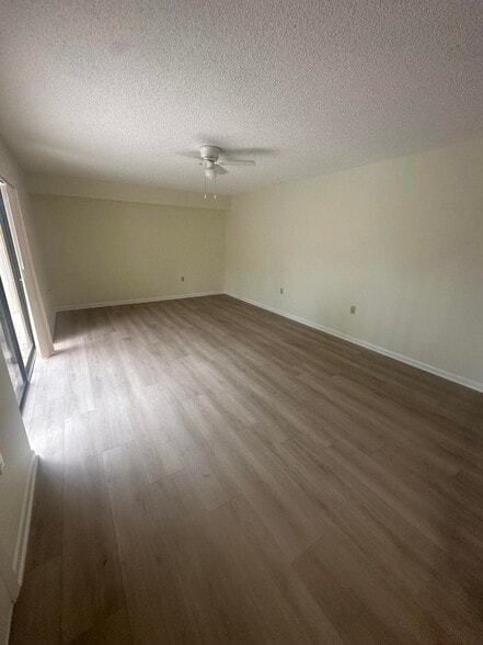 Building Photo - 1014 10th Way