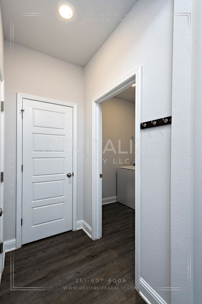 Building Photo - Modern 4BR 2 BA Home in Spanish Fort