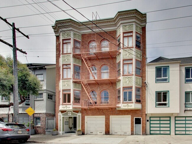 Building Photo - 221 24th Ave