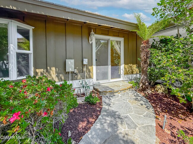 Building Photo - 360 N Greenmeadow Ave