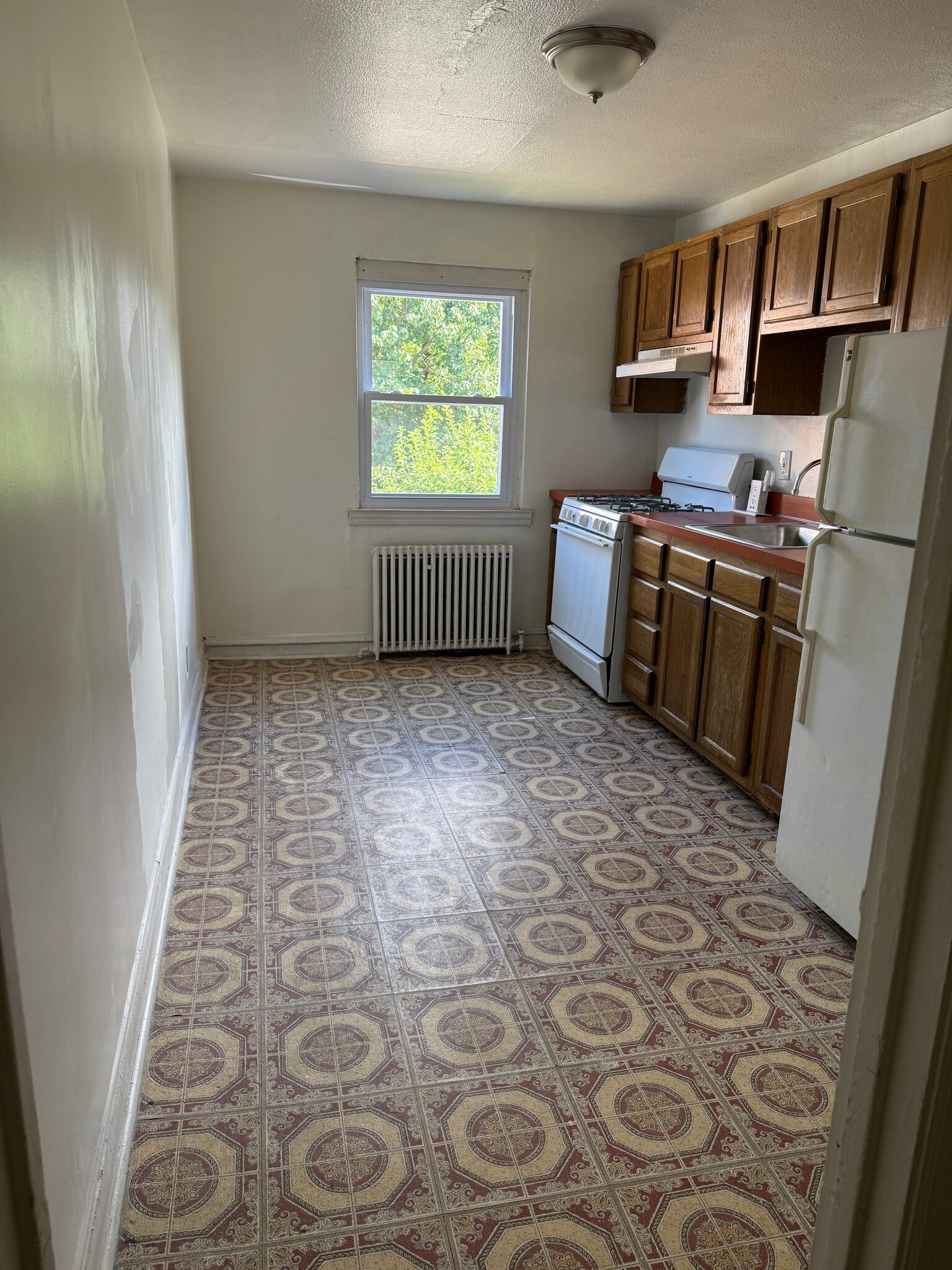 Kitchen - 1338 E Mount Pleasant Ave