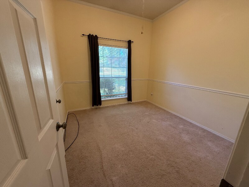 Building Photo - 1022 Dickens Ln