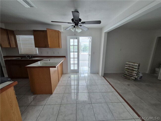 Building Photo - 41 S Lincoln Ave