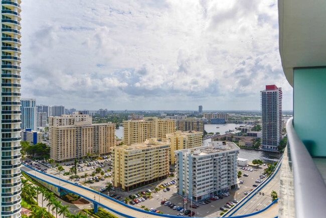 Building Photo - 4111 S Ocean Dr