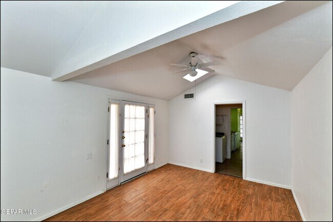 Building Photo - 853 Nita Fay Dr