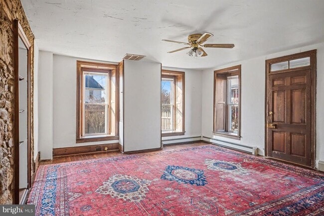 Building Photo - 739 Sergeantsville Rd