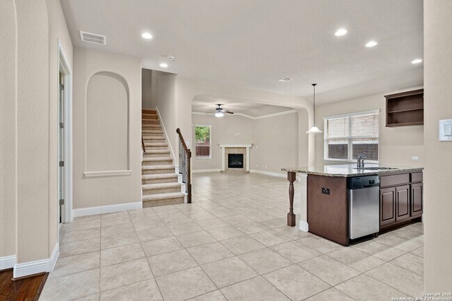 Building Photo - 723 Viento Point