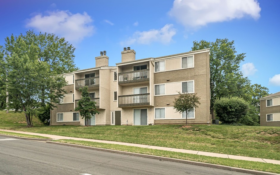 Building Photo - Waterford West