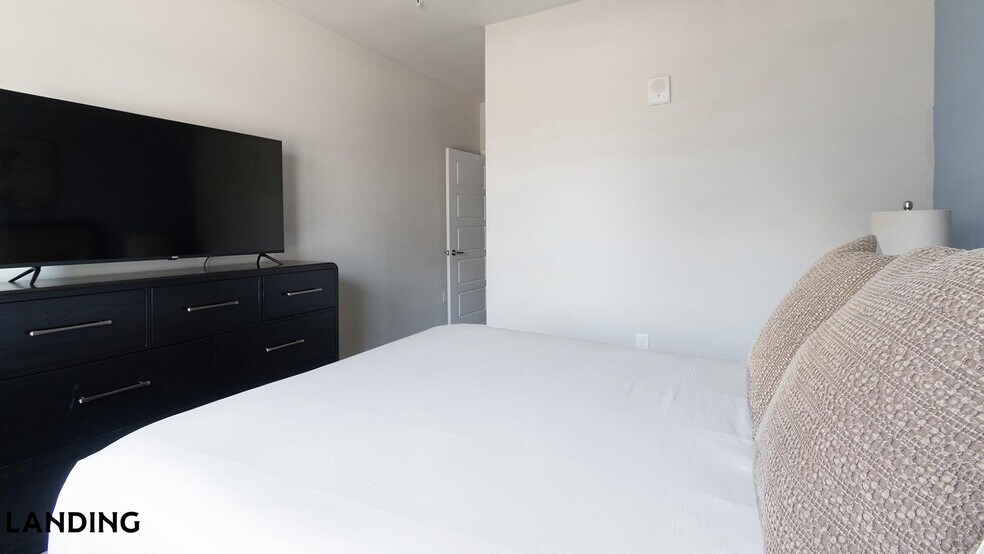 Building Photo - 65 Sentosa Dr