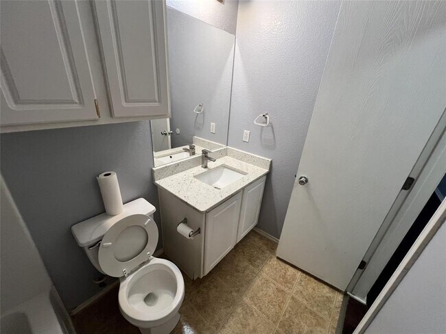 Building Photo - 13501 Marie Ln