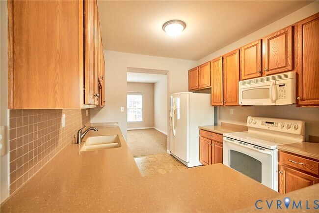 Building Photo - 315 Kingscote Ln