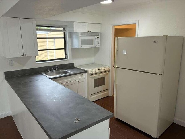 Building Photo - 1741 NW 27th Ave