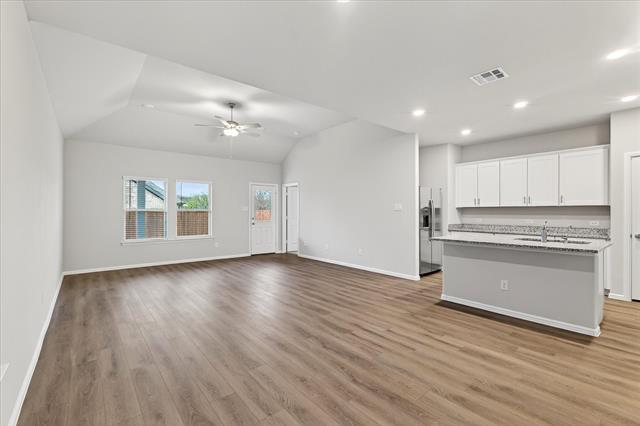 Building Photo - 431 Wydown Dr