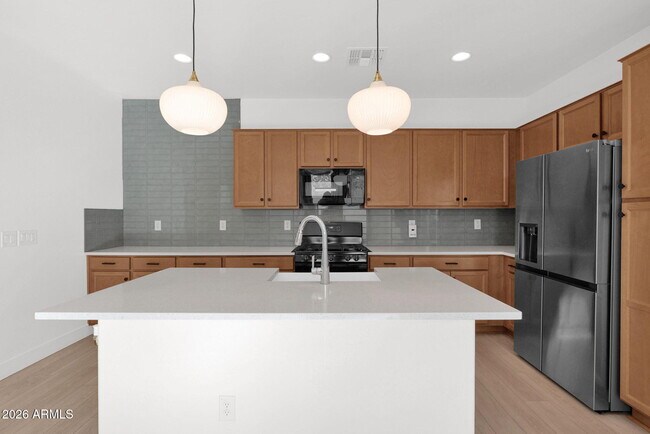 Building Photo - 5819 W Pueblo Ave