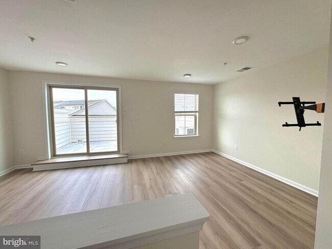 Building Photo - 9160 Landon House Ln