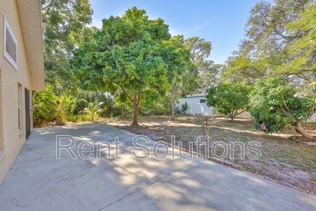 Building Photo - 15820 49th Street N