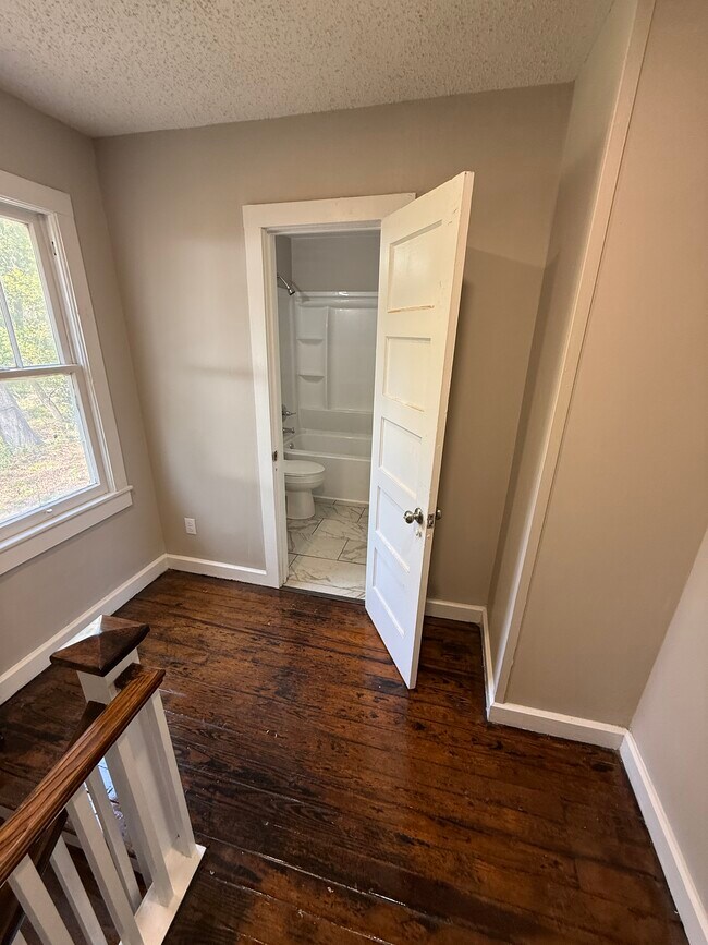 Building Photo - 809 Third Ave