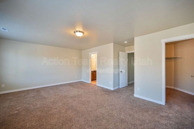 Building Photo - 4088 E Oakland Hills Dr