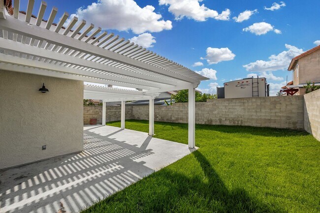 Building Photo - COMING SOON - Beautiful Highland Home