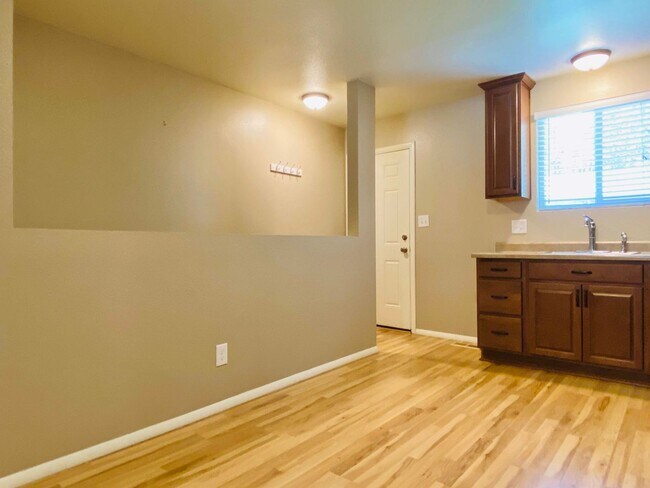 Building Photo - 3025 Little Cottonwood Rd
