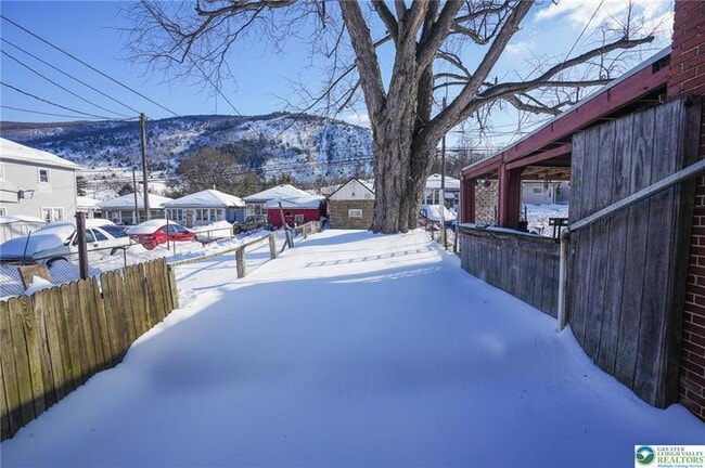 Building Photo - 256 Lehigh Ave