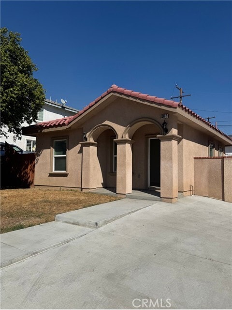 Building Photo - 1410 E Yucca Dr