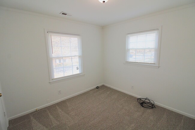 Building Photo - Freshly Updated 3-Bedroom Ranch with New Carpet & Paint