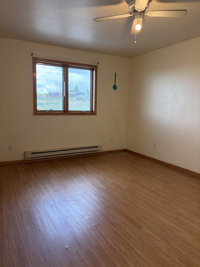 Building Photo - 1421 Thaxton Ct