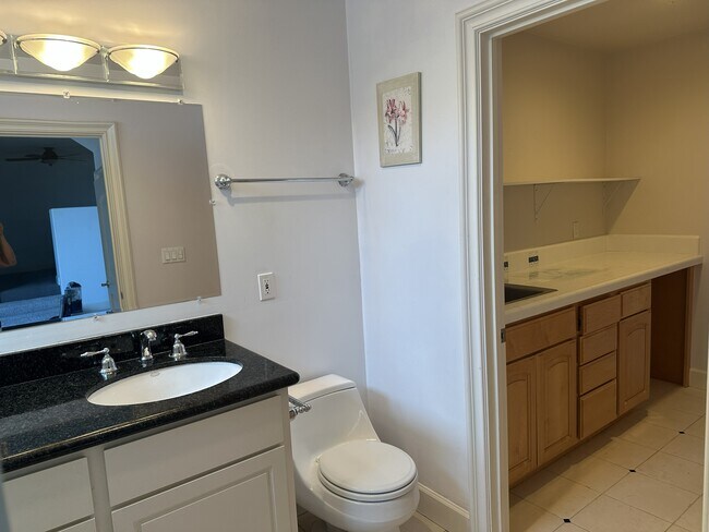 Building Photo - 8120 Billowvista Dr