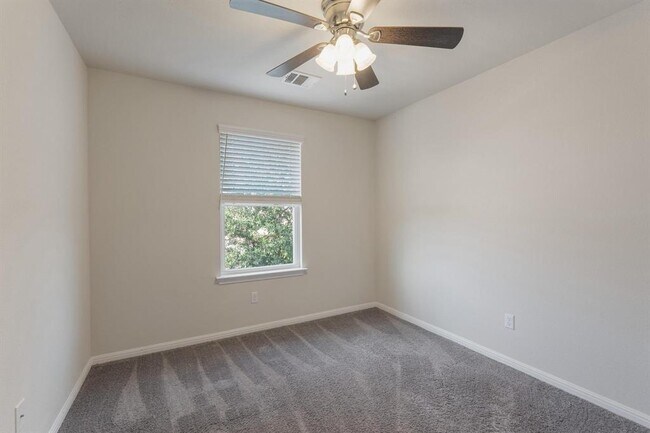 Building Photo - 18000 Malnati Dr