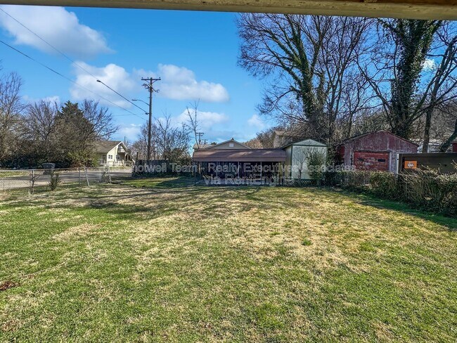 Building Photo - 2522 Dayton St