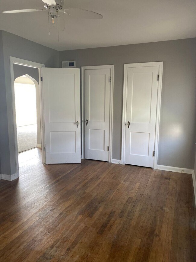 Building Photo - 2-Bedroom House with Detached Garage & Basement — Lafayette's North End