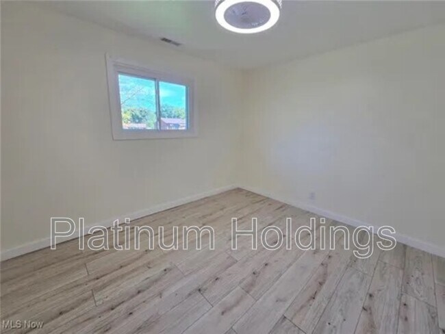 Building Photo - 10306 Winthrop Rd