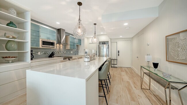 Building Photo - 1932 Harbourside Dr