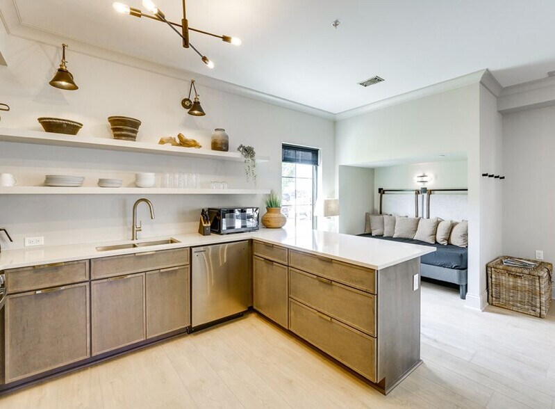 Kitchen - 411 S Rath Ave