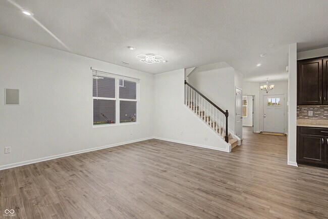 Building Photo - 5465 Dunhaven Rd