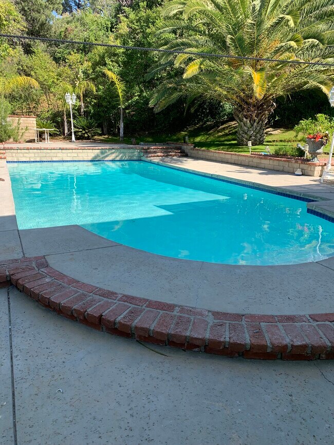 Building Photo - 22924 De Kalb Dr