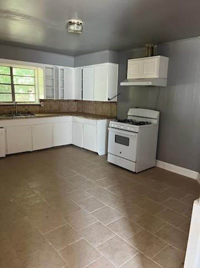 Building Photo - Great Home