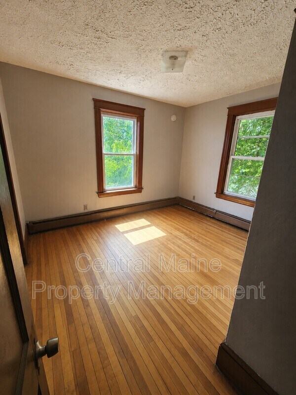 Building Photo - 131 Horton St