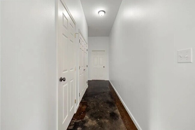 Building Photo - 216- 230 COUNTY ROAD 122