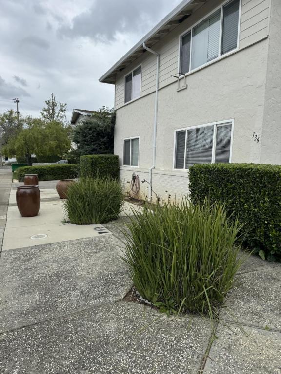 Building Photo - 736 Opal Dr
