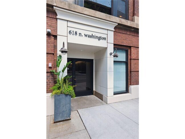 Building Photo - 618 N Washington Ave
