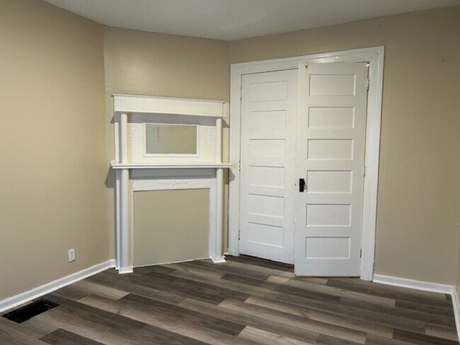 Building Photo - 820-822 HUFFMAN