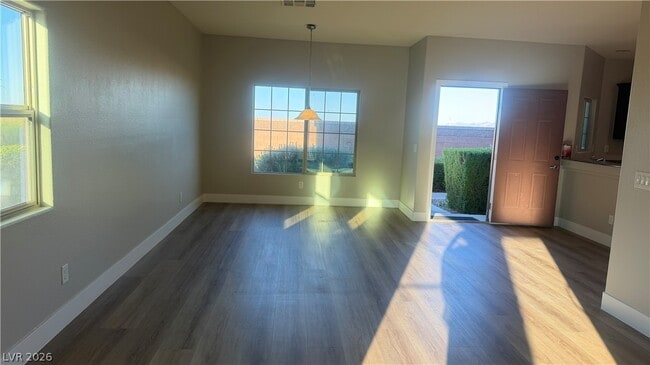Building Photo - 9453 Alma Ridge Ave