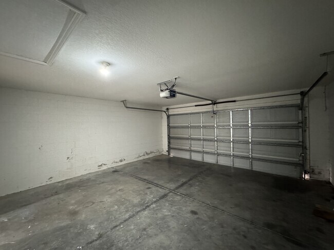 Building Photo - 446 Caraway Dr