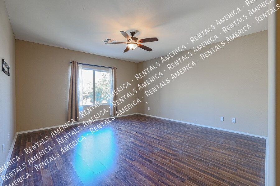 Building Photo - 2954 E Coconino Dr