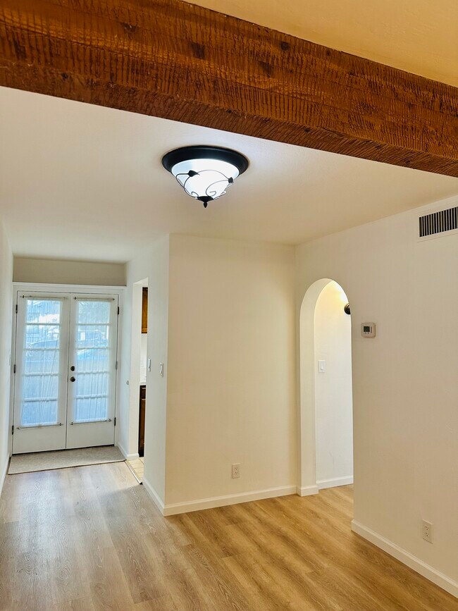 Building Photo - 1449 E Highland Ave